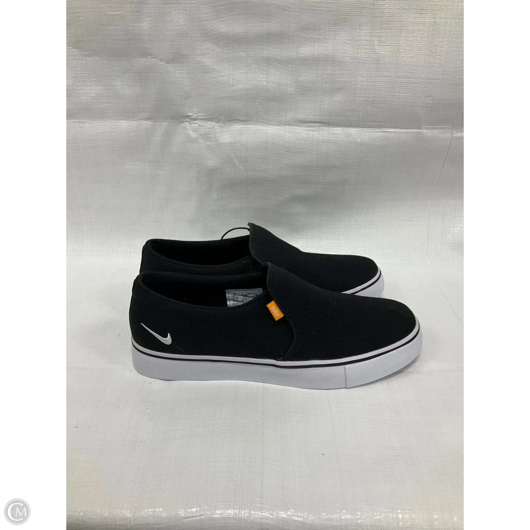 Shoes Sneakers By Nike In Black, Size: 8